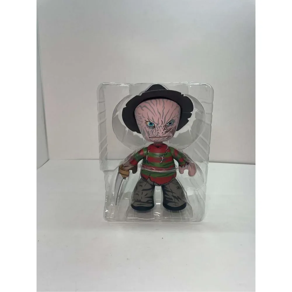 A Nightmare On Elm Street Freddy Krueger- Mez-Itz - Designer Vinyl Figure w/ Hat